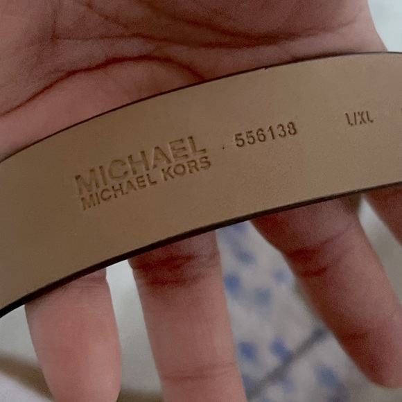 𐙚⋆˚✿˖° Michel Kors Butterfly Funny Belt Bag 𐙚⋆˚✿˖° - Picture 4 of 6